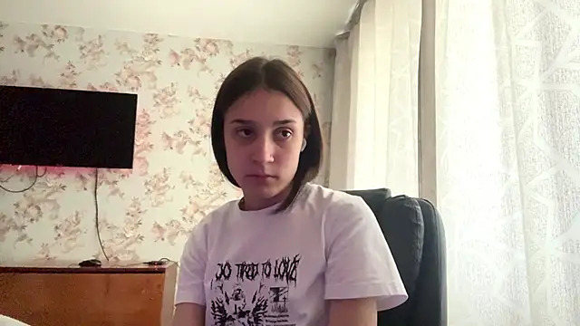 pagedlard (F teen) - sexy lick lips