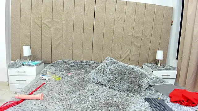 isabella_barbie (F young) - 👆 Finger in pussy💎