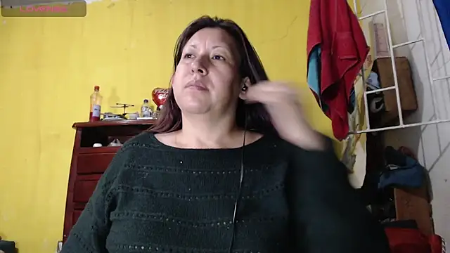 jdekp (F milf) - Show ass