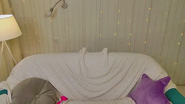 erika_moan_ (F young) - kiss