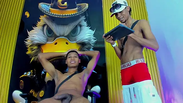 the_panthers_hot (Ask my age) - cum four guys