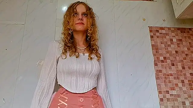 kira_wonderfullina (F teen) - Flash my sexy panties