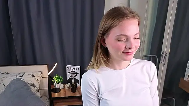 tondacaoile (F teen) - Eye contact