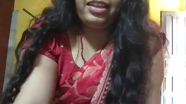 rubysinghsexy (F young) - Oil in boobs