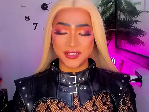 GwennGoddess live sex cam