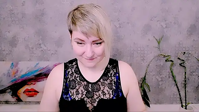 djullia (F milf) - show ass in panties