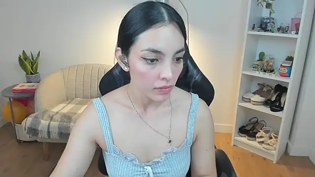 _bellaevans_ (F young) - squirt and anal