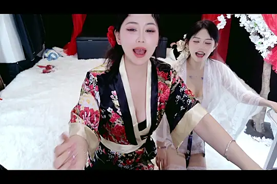 美女Banana-Milk69在线直播