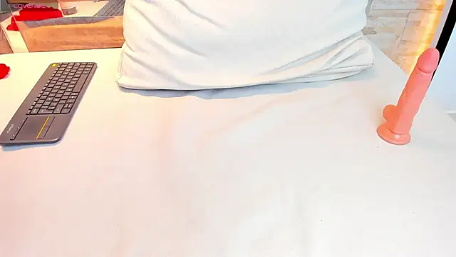 salome_greg - Salome_greg's free webcam - UK Sex Cams