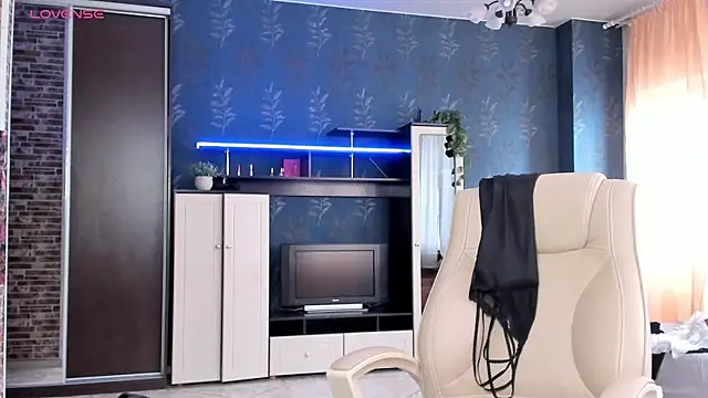 Lucky_Milf live sex cam