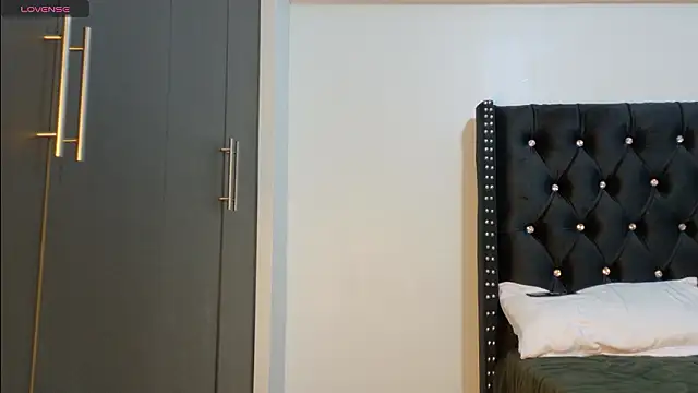 online_bestie (F young) - buy toys