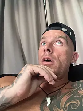 sexytony82 (Ask my age) - Mater se branler ejaculer mange sperm