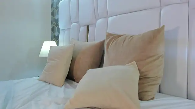 antonella_moon7 (F young) - 💋SHOW PUSSY AND OIL WHIPPING