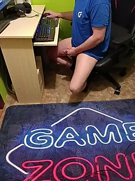 masztisfiu2 (Ask my age) - Nagy müpénisz vibrátor