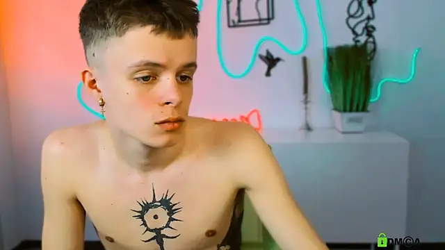 veldi_to - Veldi_to's free webcam - UK Sex Cams