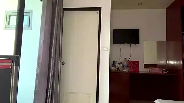 kamila_18_french - Kamila_18_french's free webcam - UK Sex Cams