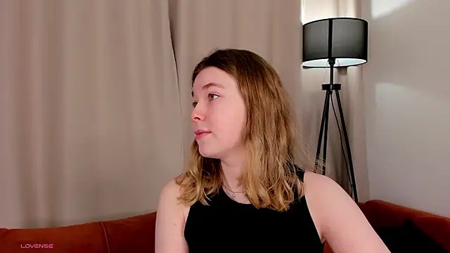 maraaswan - MaraaSwan's free webcam - UK Sex Cams