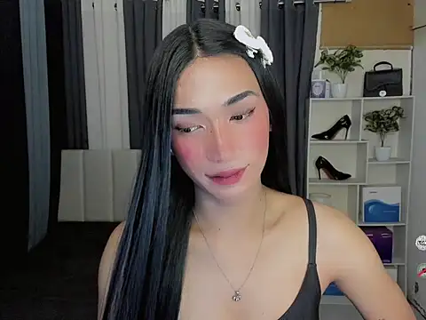 fyangfoxx - FyangFoxx's free webcam - UK Sex Cams