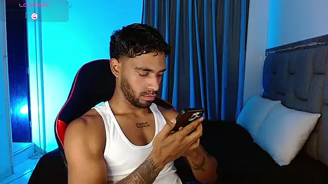 christian_thor (M young) - ALL NAKED + FULL BODY OILED