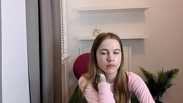 just_l0ve_me - Just_L0VE_me's free webcam - UK Sex Cams