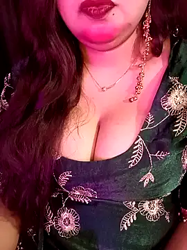 Webcam Model (Suhanakhan04)  is live.Free join now!