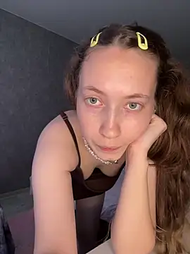 holy_poly - Holy_Poly's free webcam - UK Sex Cams