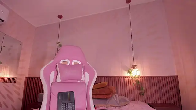 daphne_courtis - Daphne_courtis's free webcam