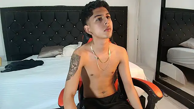 nohadrake (M young) - hot stiptease