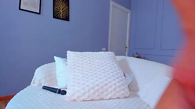 awww_ella - Awww_Ella's free webcam