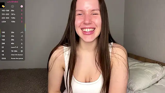 Live solo webcam of SanoraVillnave