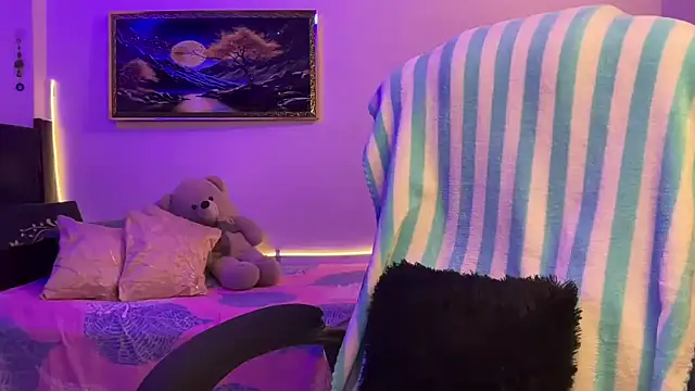 sweet_queen6 (F young) - handcuffs+nip clamps