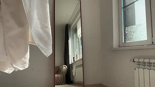 yourlittlesunrise_'s live cam