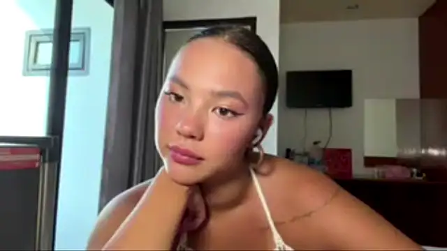 kamila_18_french - Kamila_18_french's free webcam