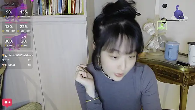 美女Etherealcat33在线直播