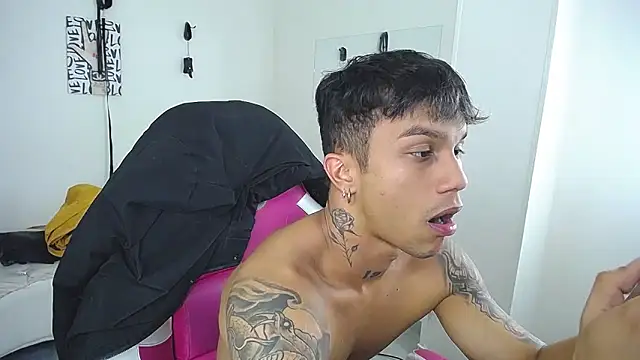 Leonard_Price live sex cam