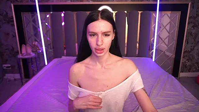 snow_whiteeex (F young) - Doggy pose without panties 3 min