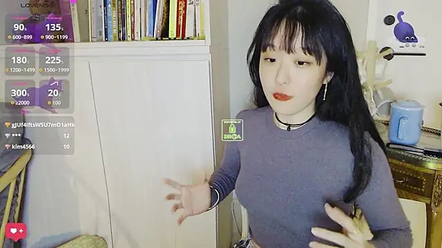 美女Etherealcat33在线直播