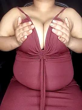 Webcam Model (Curvy_Pooja)  is live.Free join now!