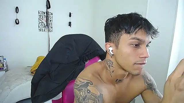 Leonard_Price live sex cam