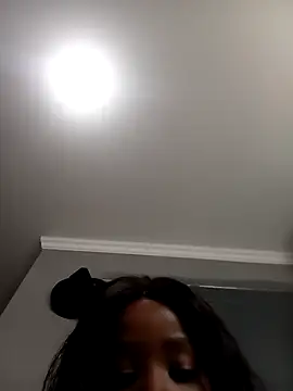 msnia - MsNia's free webcam - UK Sex Cams