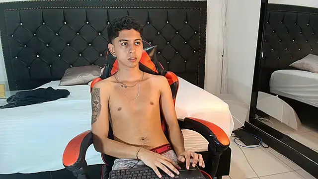 nohadrake (M young) - hot stiptease