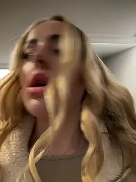 EmaSalis live cam profile