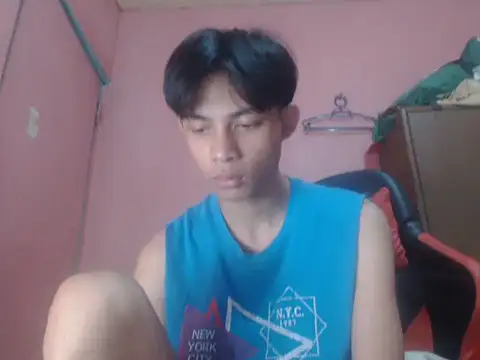 kyoshi_19 (M twink) - tip Fash dick 25 token, cum in public