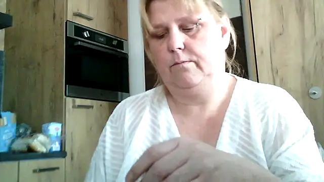 sylviastar46 (Ask my age) - Live spuitwerk wie maakt de balk vol