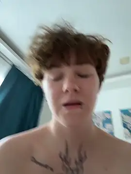 icemur (F teen) - Finger in the pussy in the pool