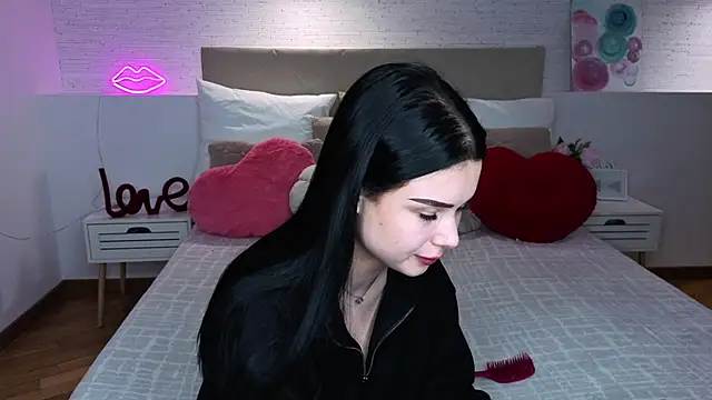 silena_sky (F teen) - I'll show you my tits