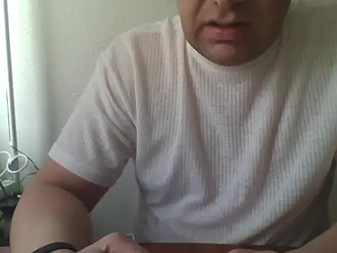 slave4youu (Ask my age) - Hey girl, make me your  slut