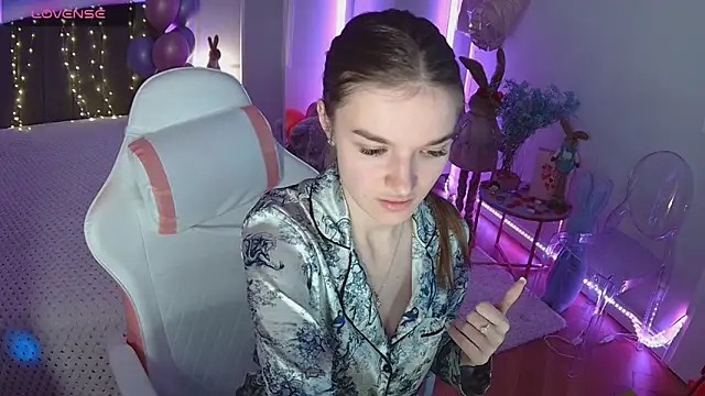 ann_wood (F young) - Breast play