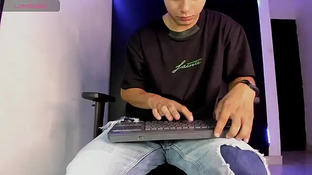 liam_mateo (M twink) - masturbation for 5 minutes