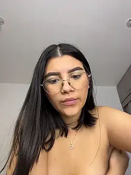 Webcam Model (Julieta_Hornyx)  is live.Free join now!